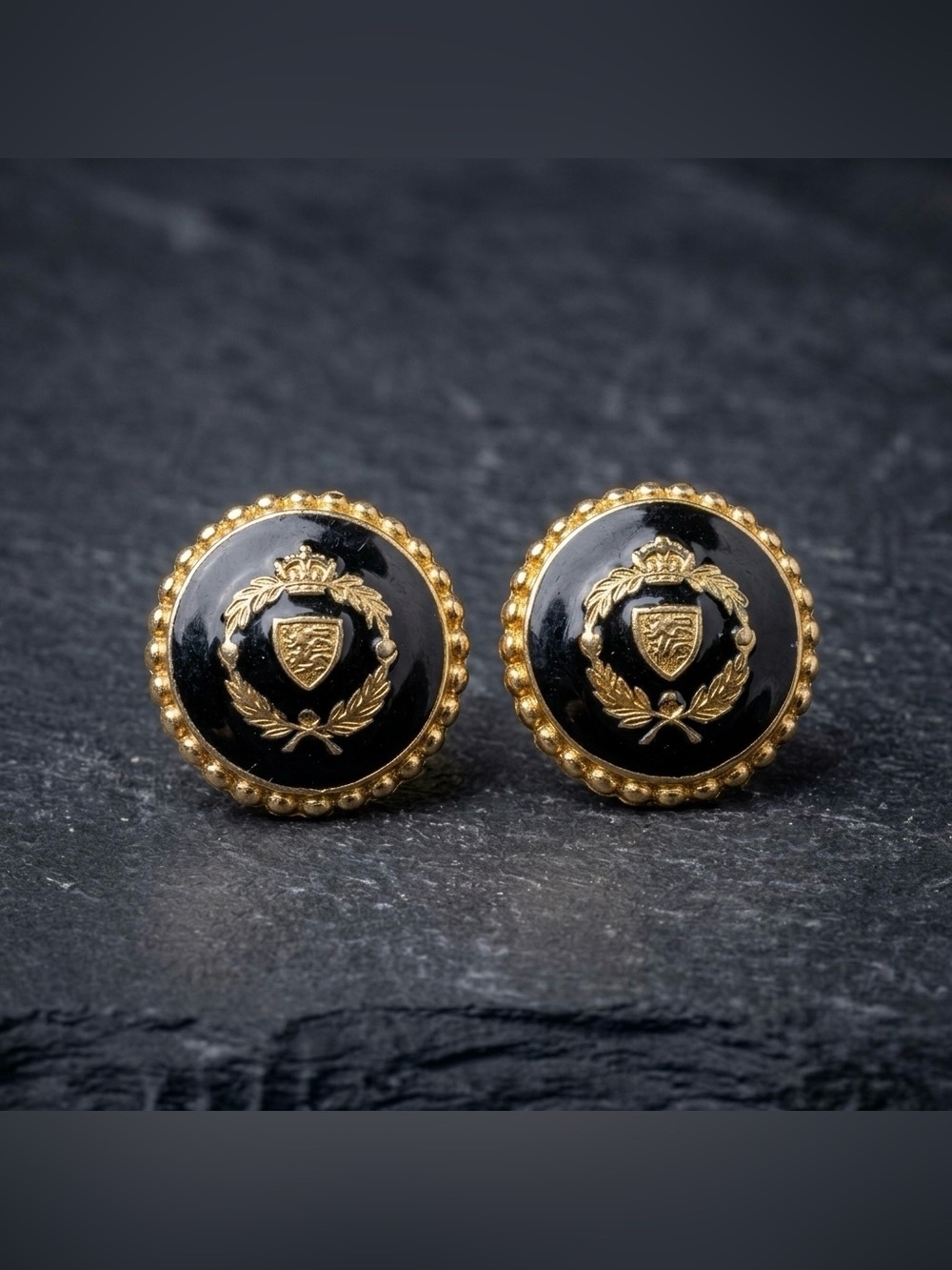 Vintage 90s Regal Black Enamel Gold Crest Heraldic Laurel Beaded Clip On Earring